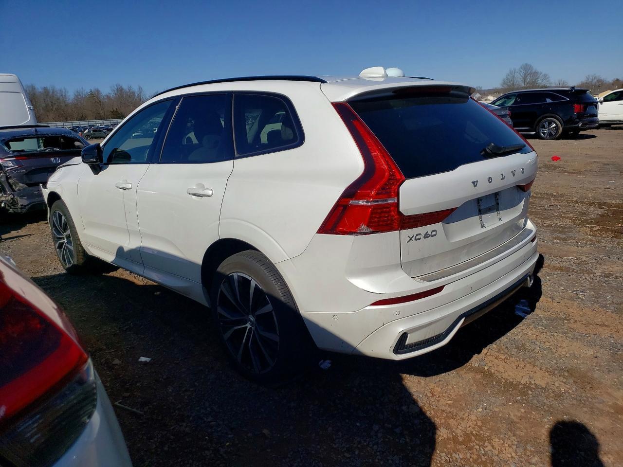 2024 Volvo Xc60 Plus - zdjęcie 2