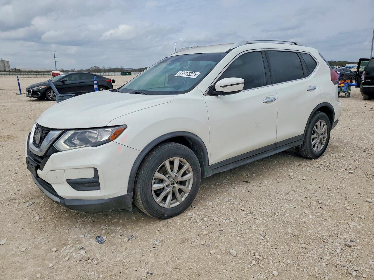 2019 Nissan Rogue Sv - zdjęcie główne