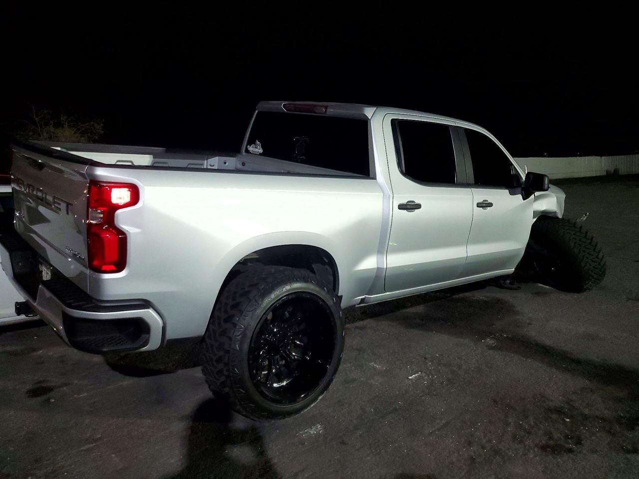 2020 Chevrolet Silverado C1500 Heavy Duty - zdjęcie 3