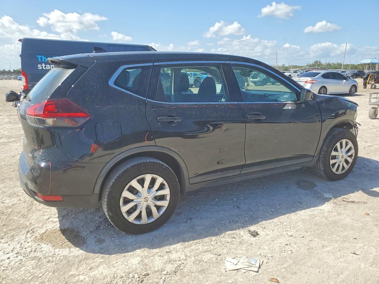 2018 Nissan Rogue S - zdjęcie 3
