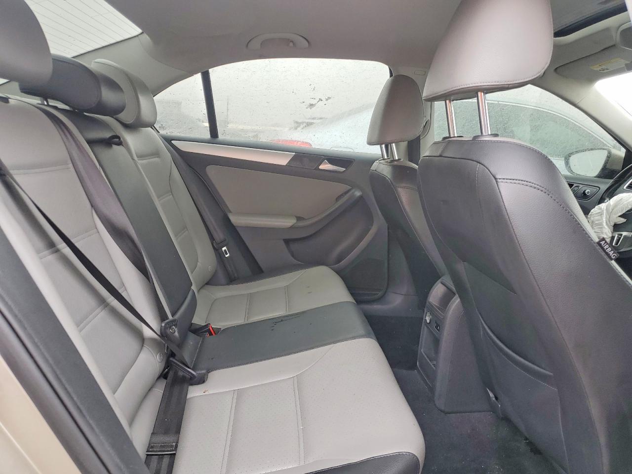 2013 Volkswagen Jetta - zdjęcie 10