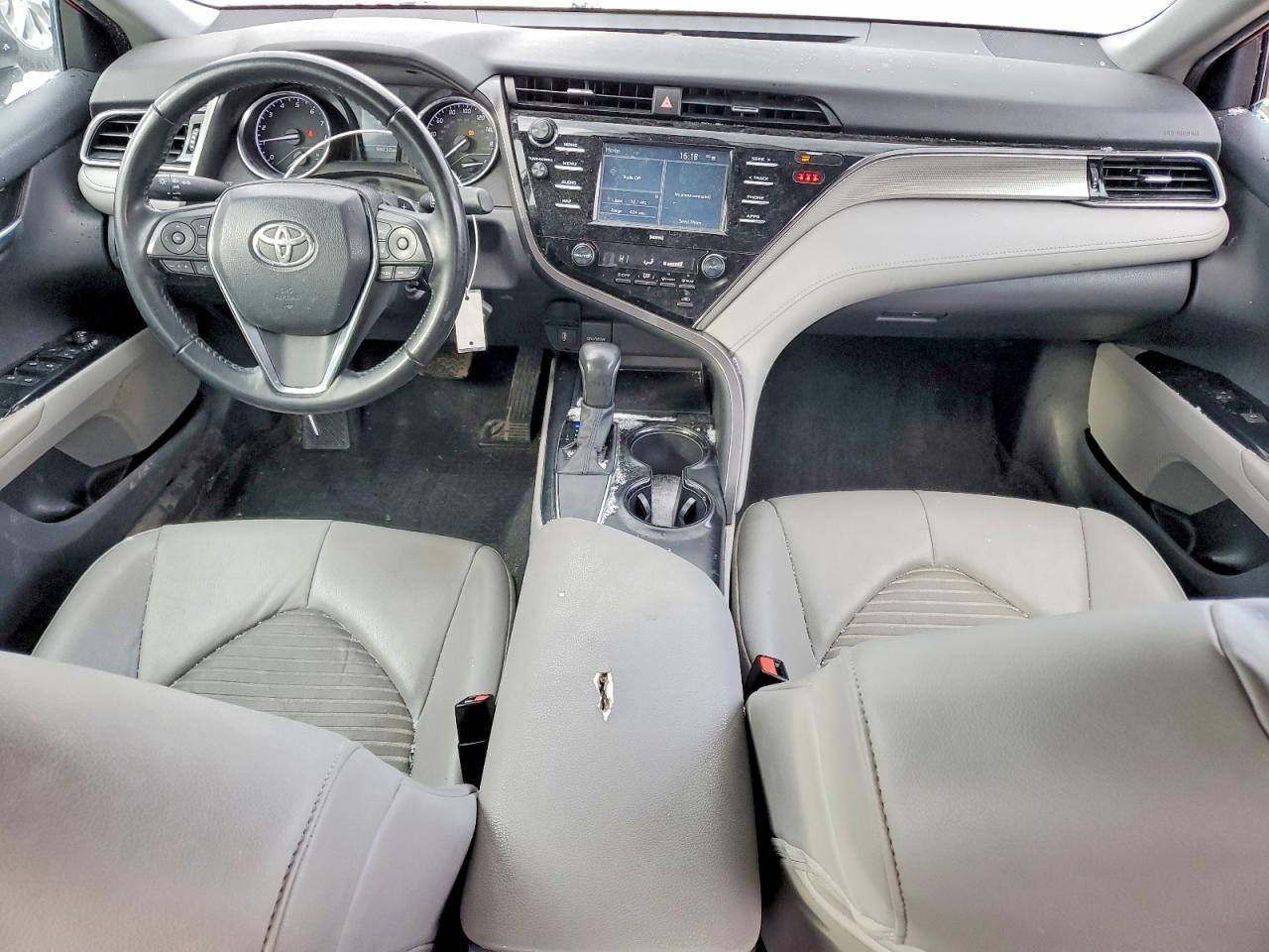 2020 Toyota Camry Se - zdjęcie 8