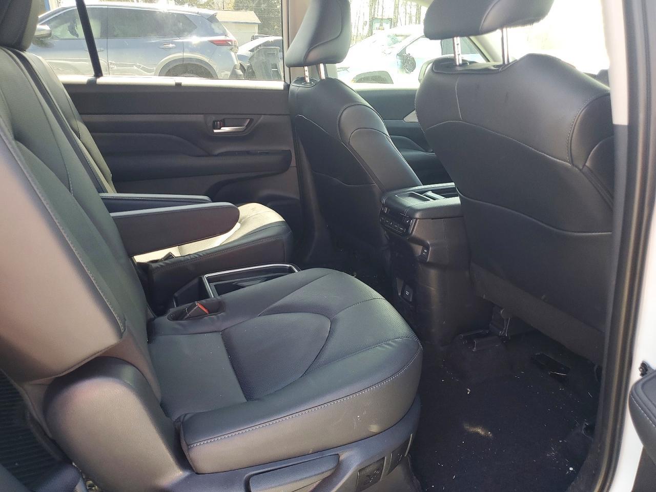 2026 Toyota Grand Highlander Hybrid Limited - zdjęcie 10