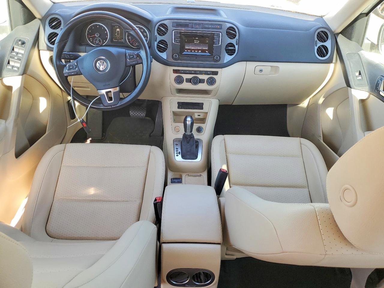 2016 Volkswagen Tiguan S - zdjęcie 8