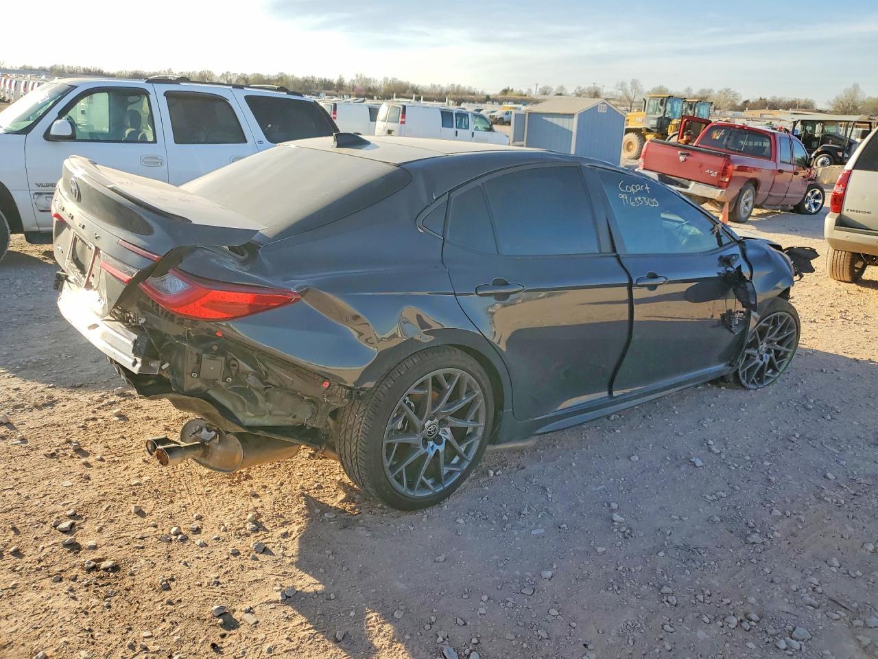 2025 Toyota Camry Xse - zdjęcie 3