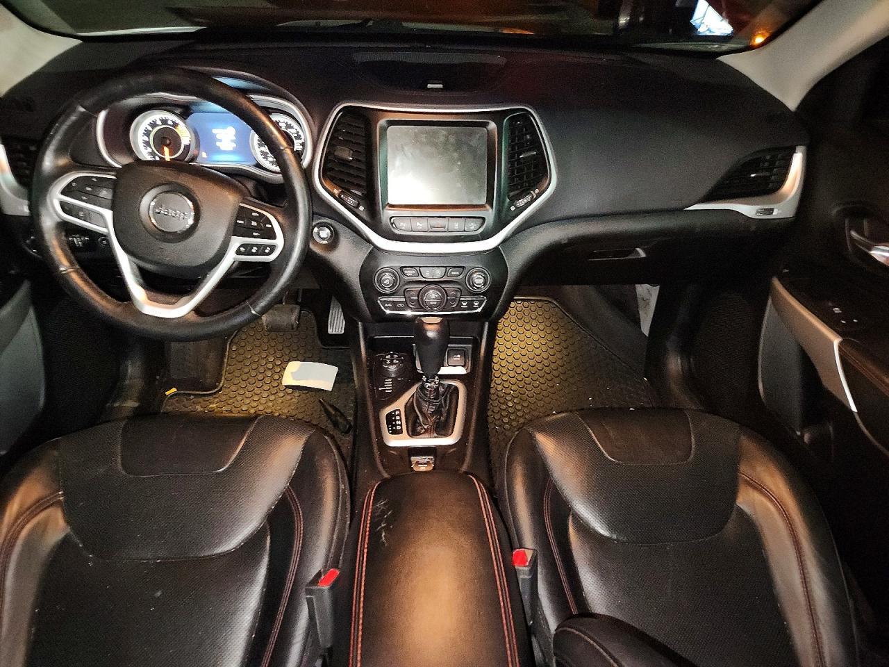 2016 Jeep Cherokee Trailhawk - zdjęcie 8
