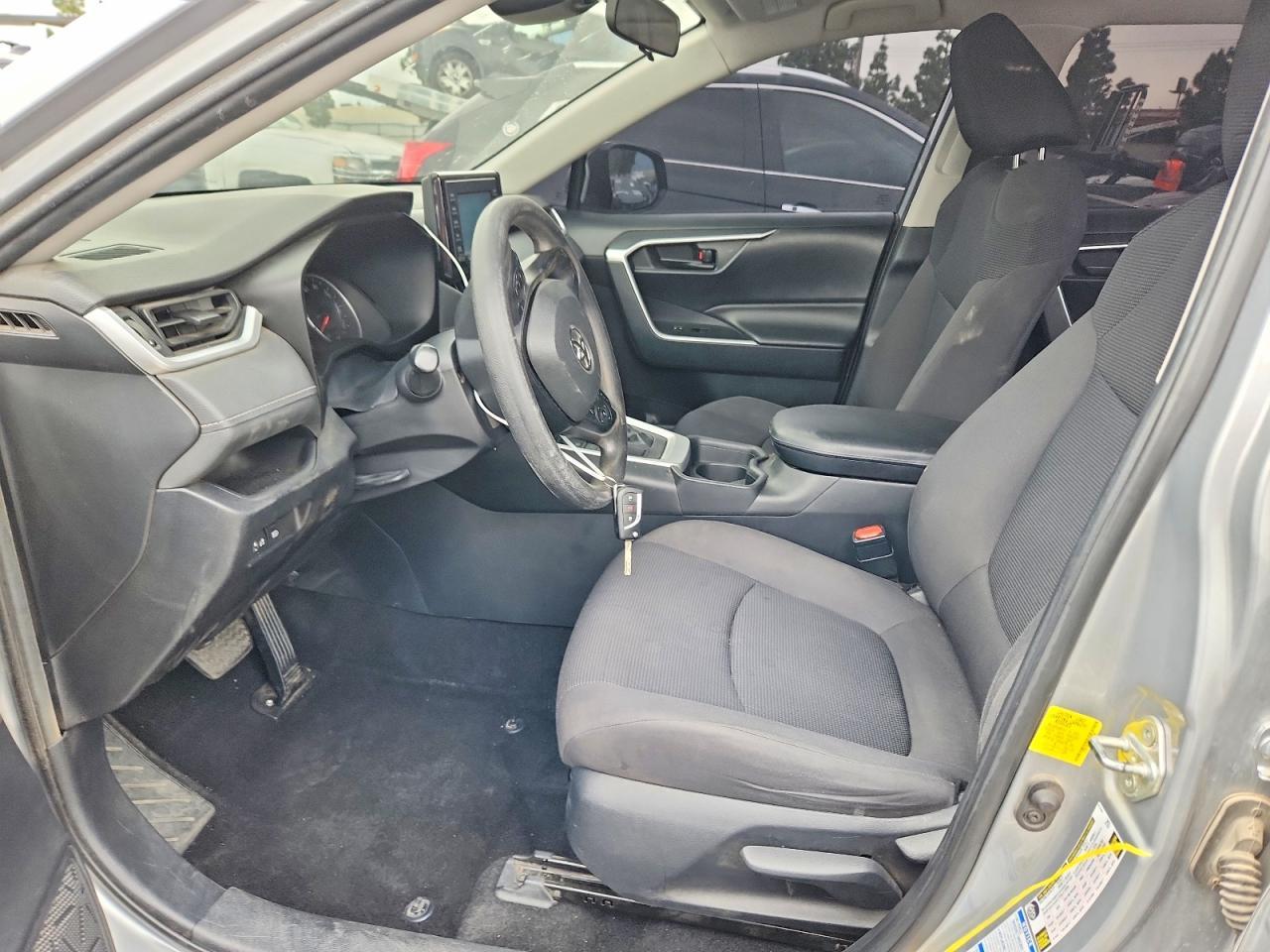2019 Toyota Rav4 Le - zdjęcie 7