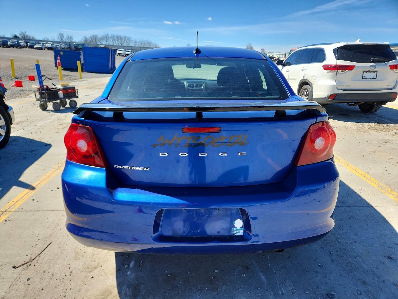 2014 Dodge Avenger - zdjęcie 6
