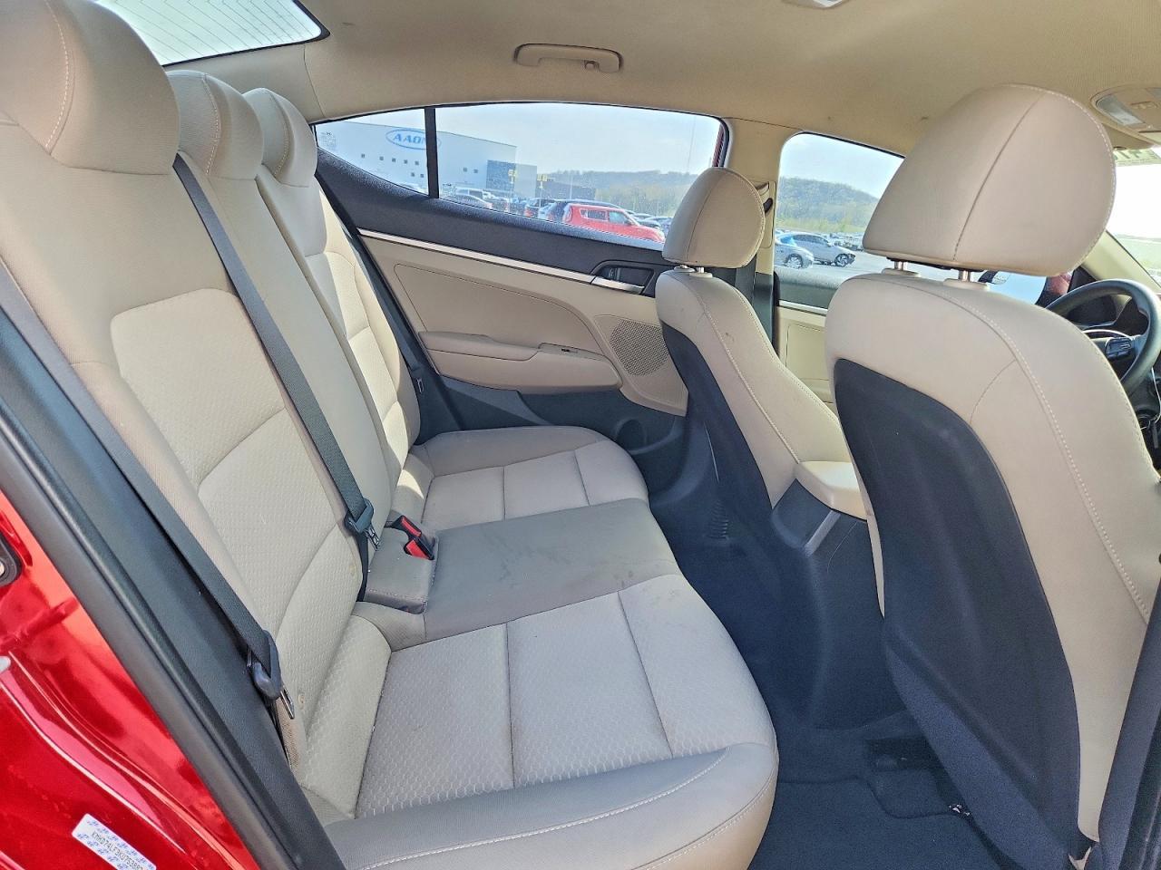 2019 Hyundai Elantra - zdjęcie 10