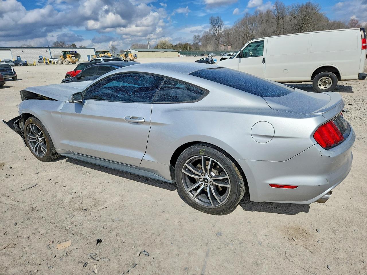 2017 Ford Mustang - zdjęcie 2