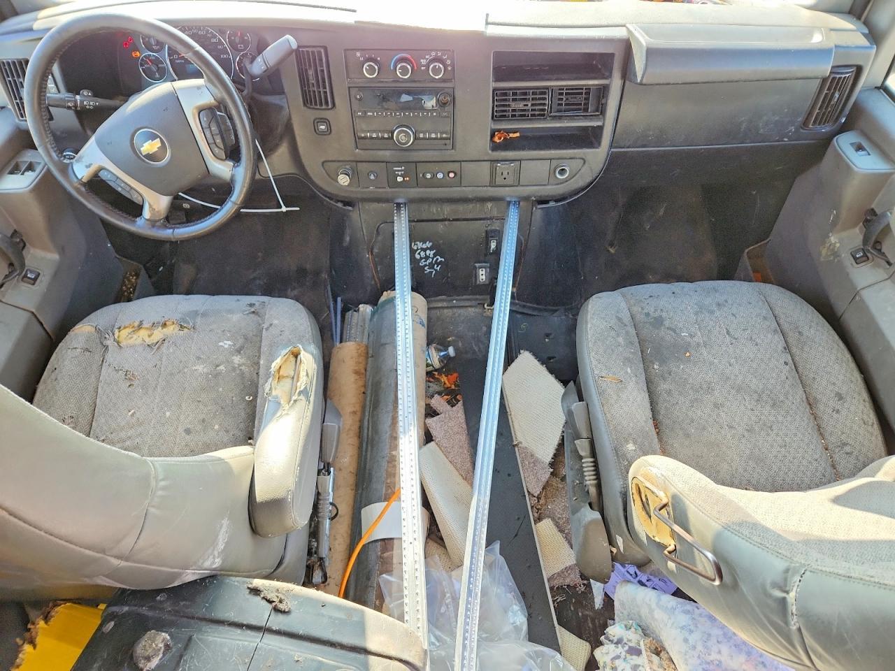 2017 Chevrolet Express G2500 - zdjęcie 8
