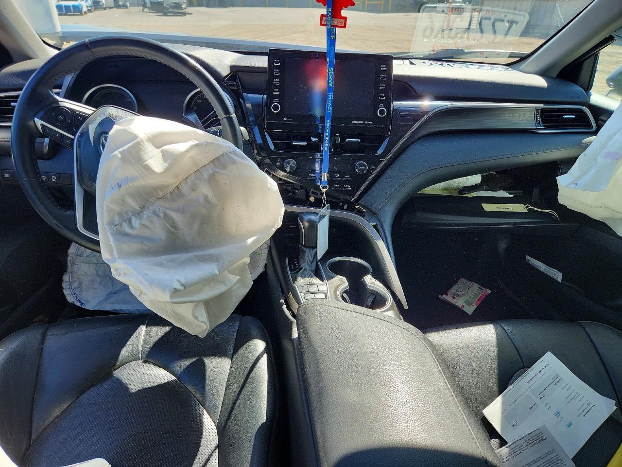 2022 Toyota Camry Hybrid Xle - zdjęcie 8