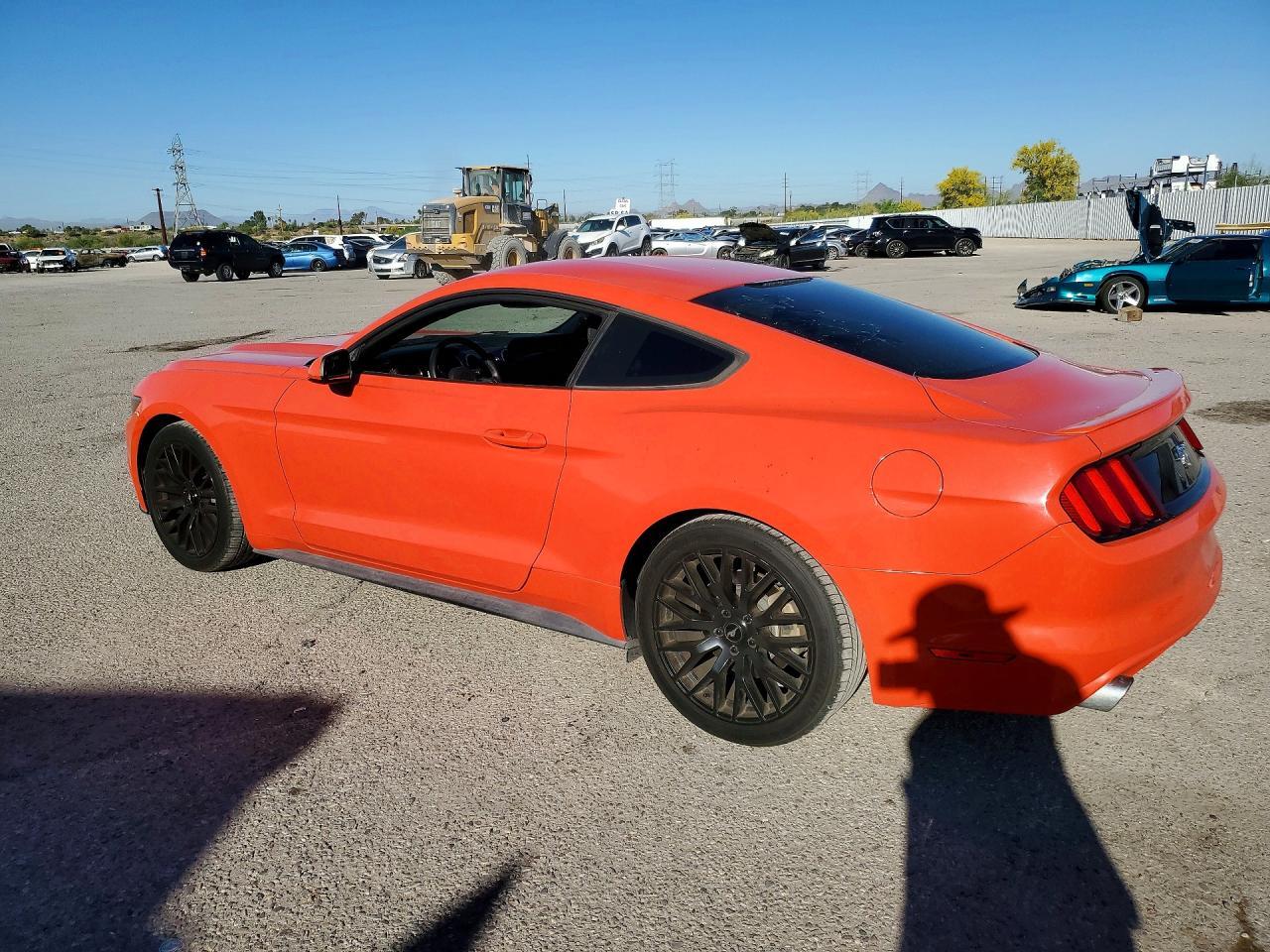 2015 Ford Mustang - zdjęcie 2
