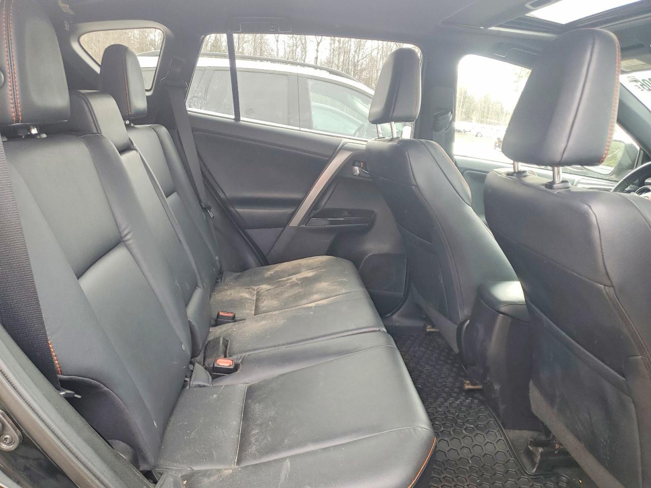 2018 Toyota Rav4 Se - zdjęcie 11