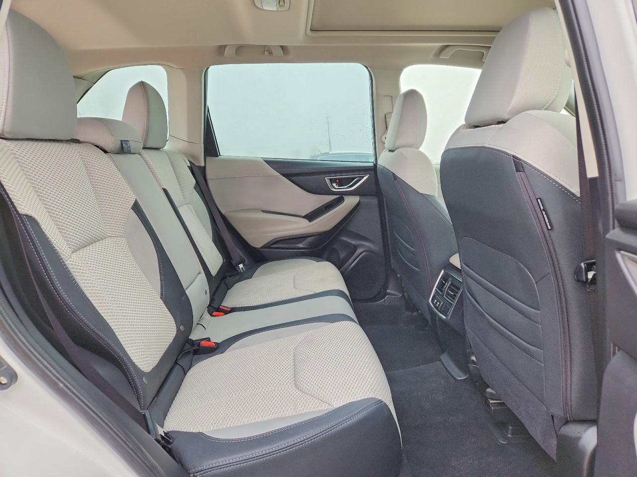 2024 Subaru Forester Premium - zdjęcie 11