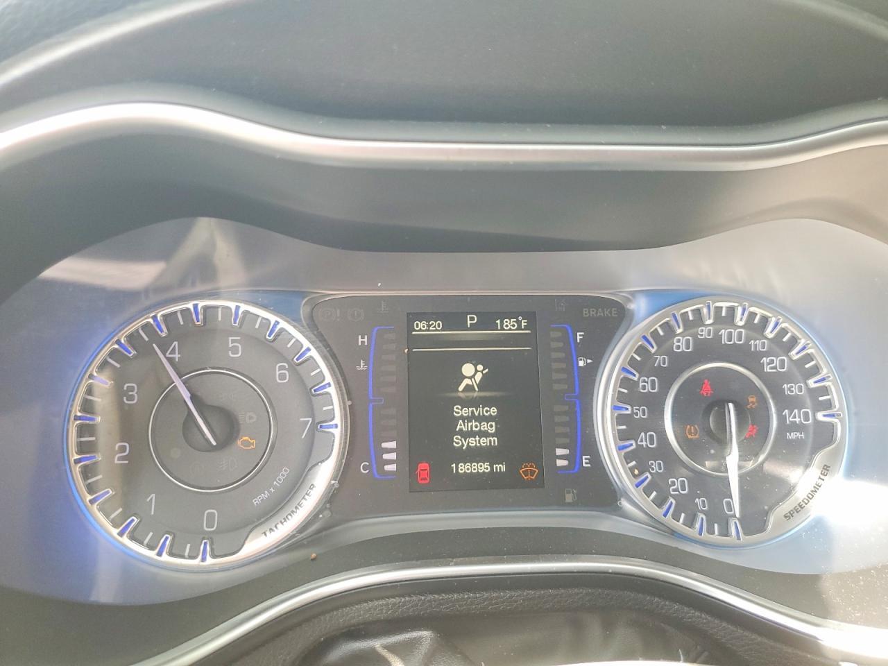 2015 Chrysler 200 Limited - zdjęcie 9