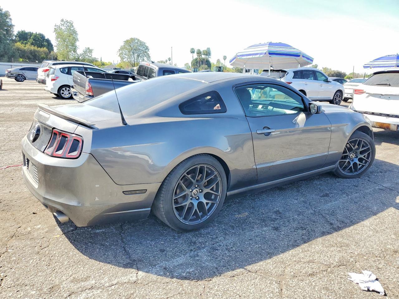 2014 Ford Mustang - zdjęcie 3