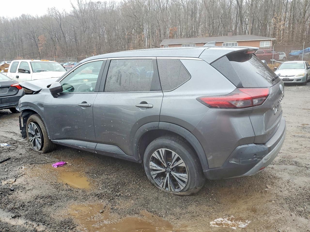 2023 Nissan Rogue Sv - zdjęcie 2