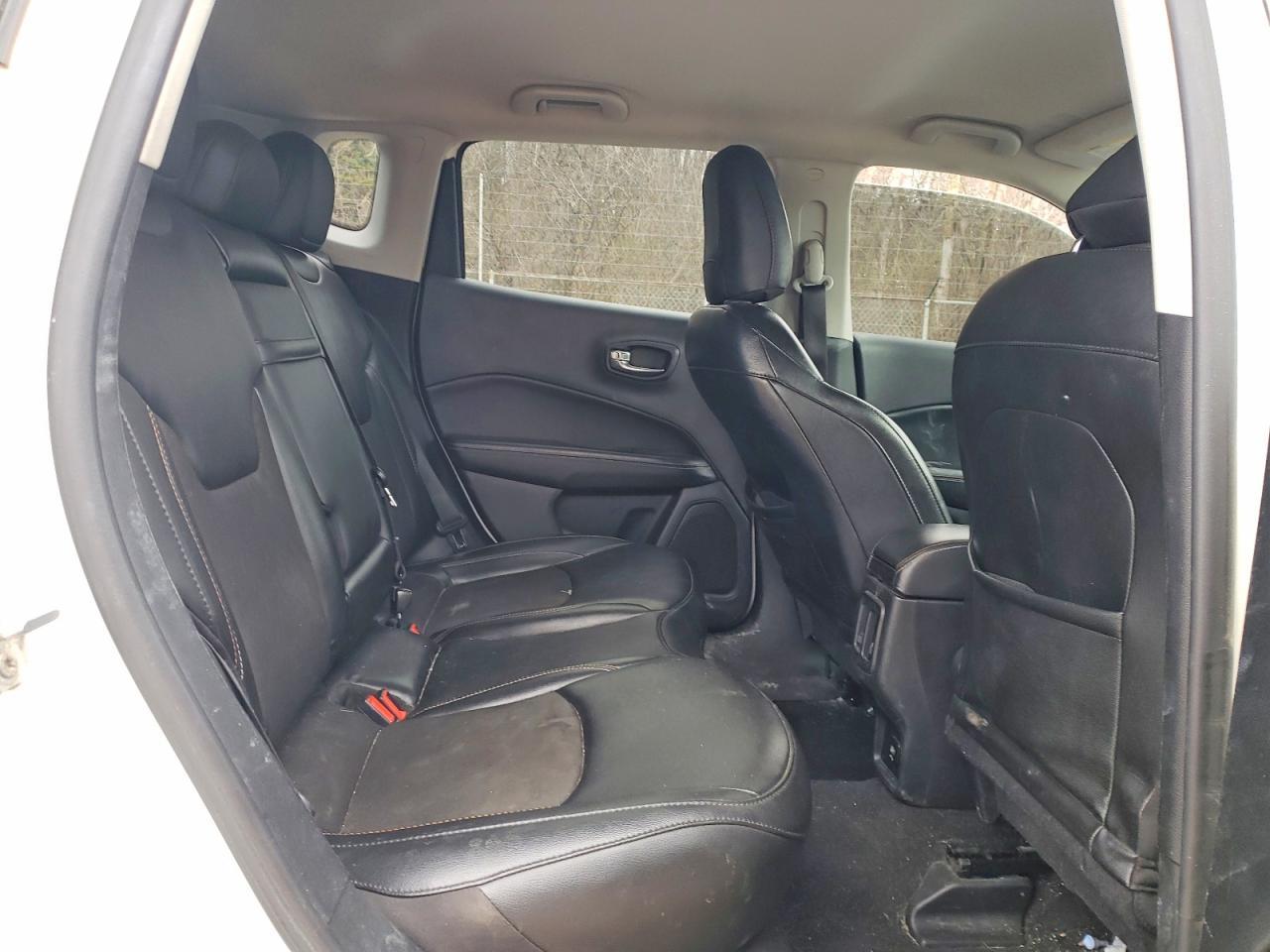 2020 Jeep Compass Latitude - zdjęcie 11