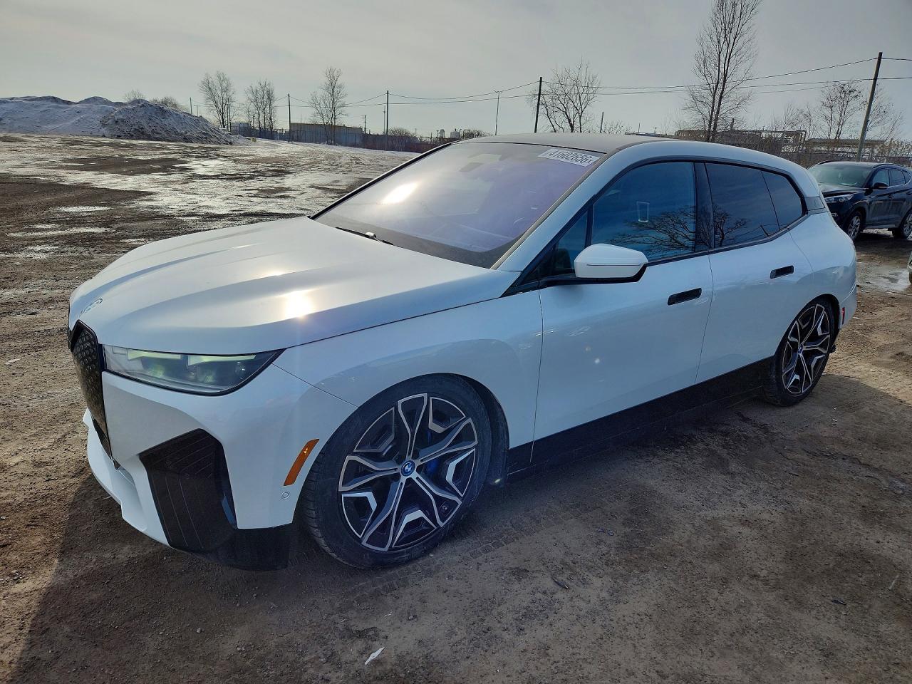 2022 BMW Ix xDrive50 - zdjęcie główne