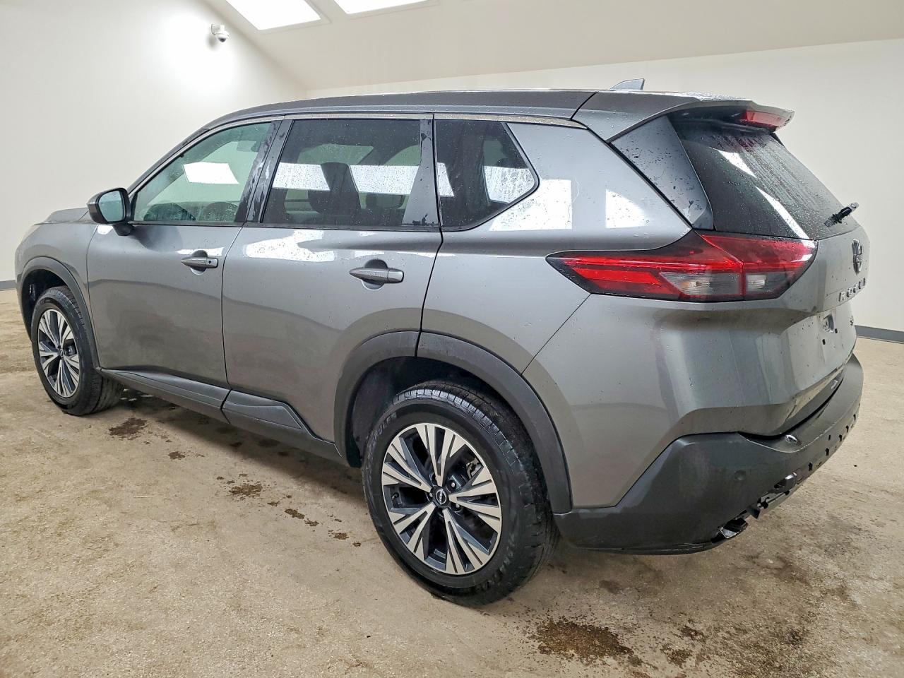 2023 Nissan Rogue Sv - zdjęcie 2