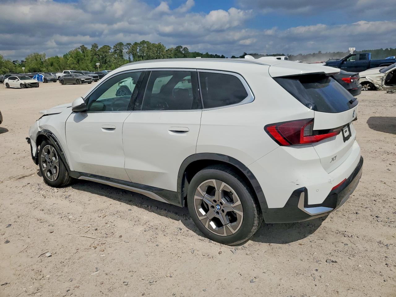 2025 BMW X1 xDrive28I - zdjęcie 2