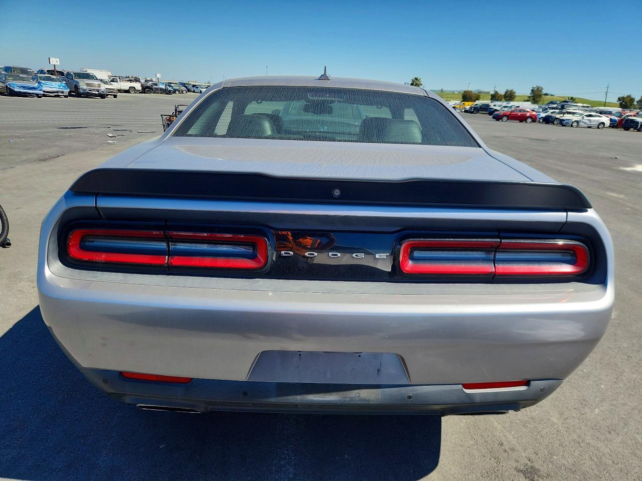 2015 Dodge Challenger R - zdjęcie 6