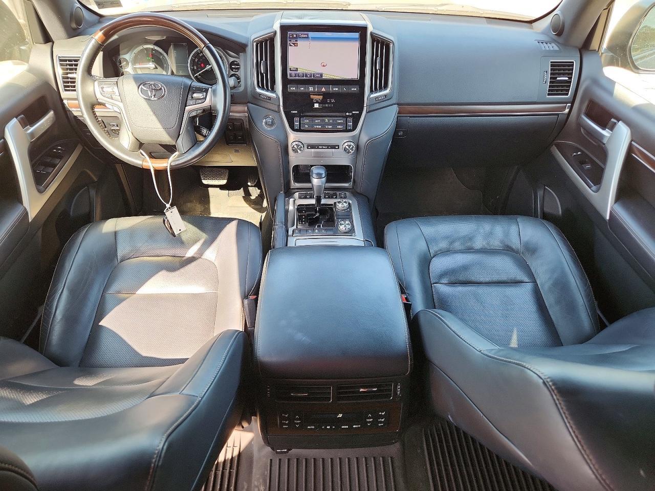 2021 Toyota Land Cruiser Heritage Edition - zdjęcie 8