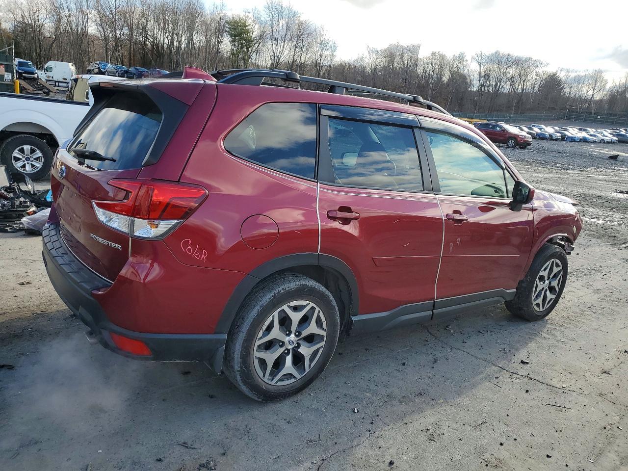 2021 Subaru Forester Premium - zdjęcie 3