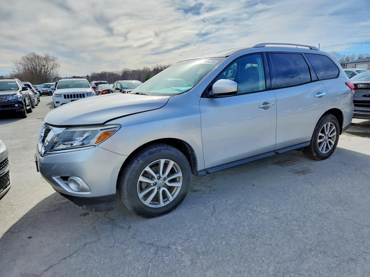 2016 Nissan Pathfinder S - zdjęcie główne