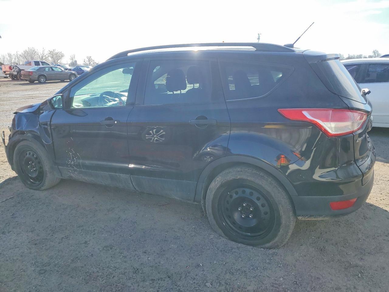 2015 Ford Escape S - zdjęcie 2