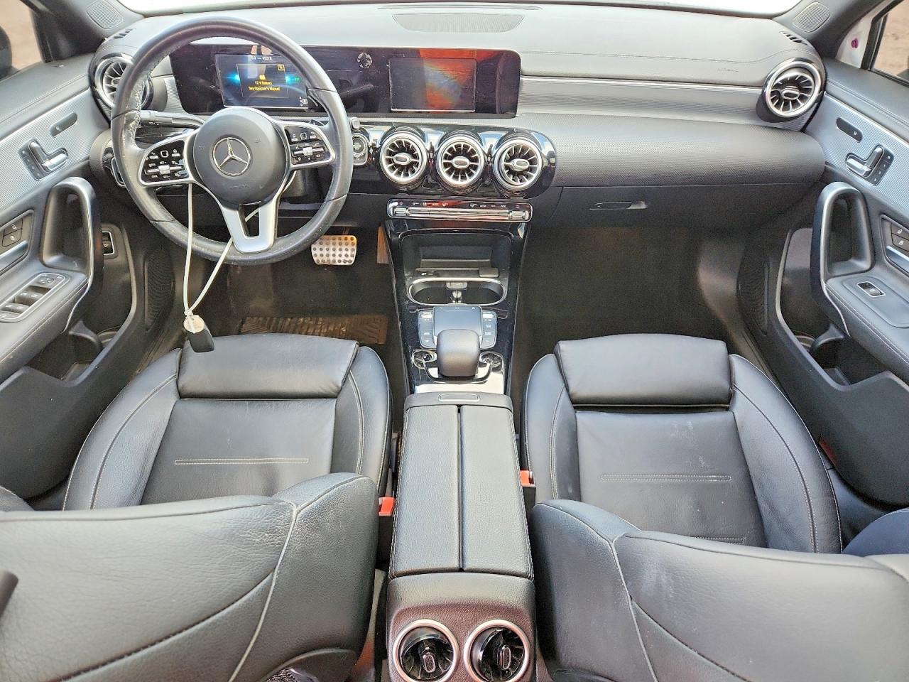 2021 Mercedes-Benz A 220 - zdjęcie 8