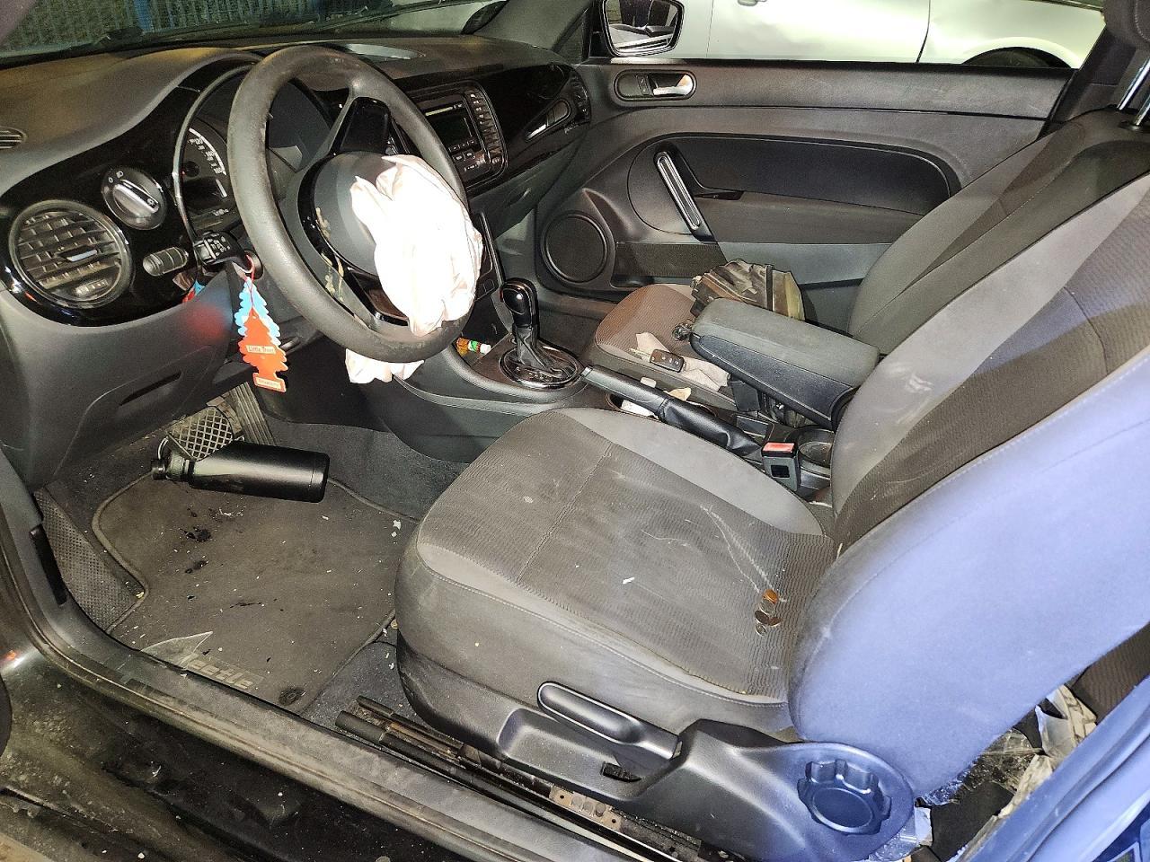 2014 Volkswagen Beetle - zdjęcie 7