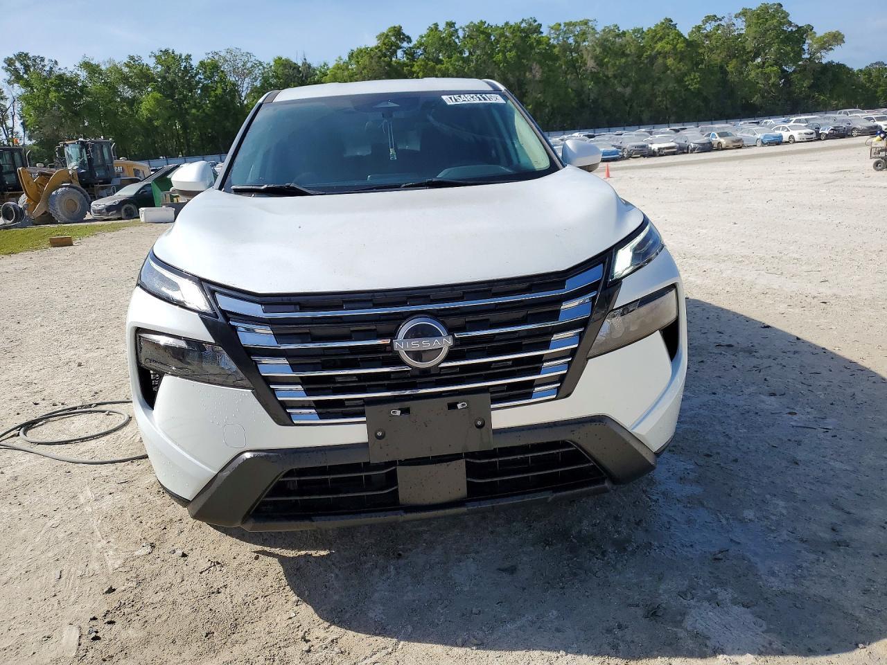 2024 Nissan Rogue Sv - zdjęcie 5