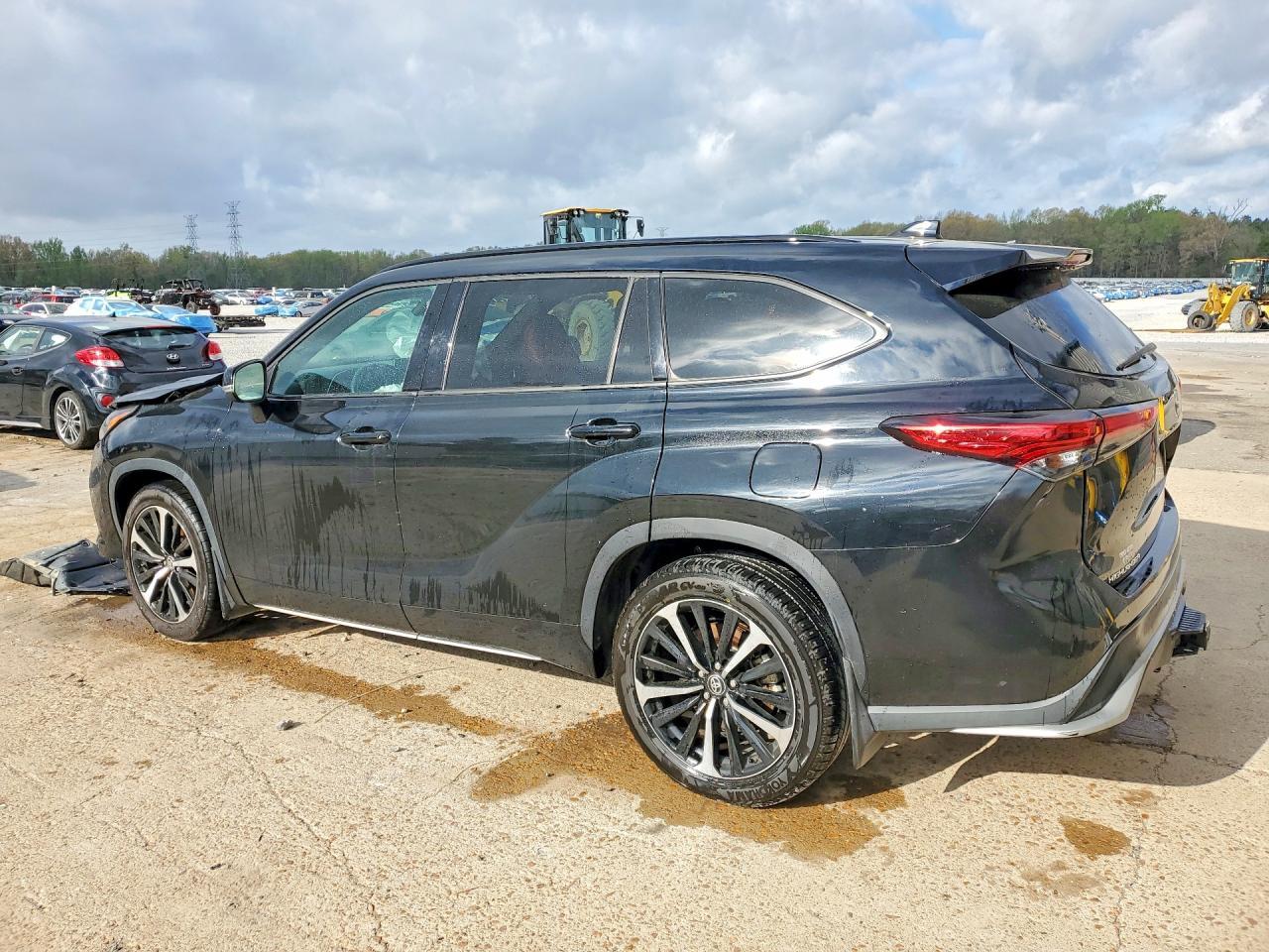 2021 Toyota Highlander Xse - zdjęcie 2