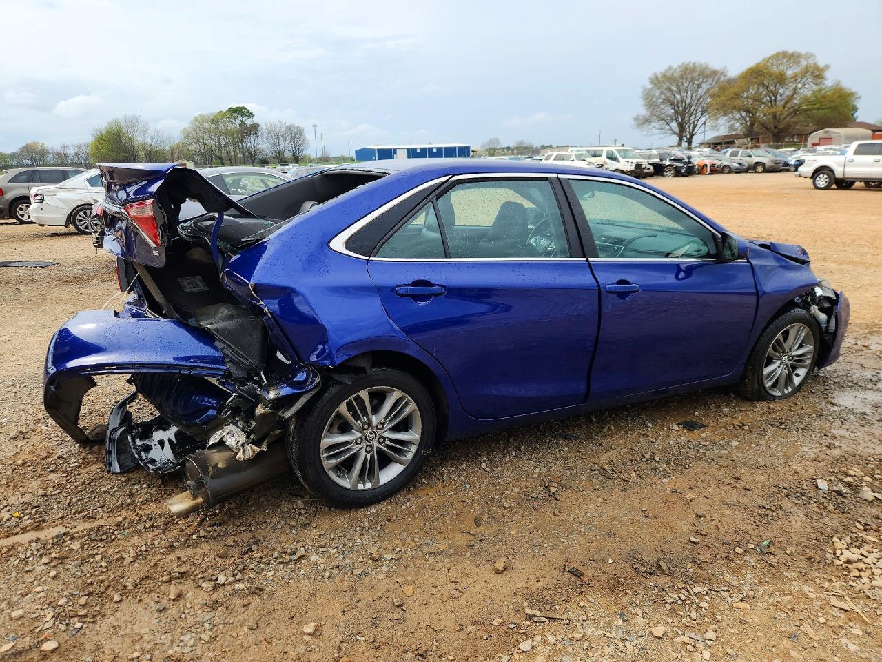 2016 Toyota Camry Se - zdjęcie 3