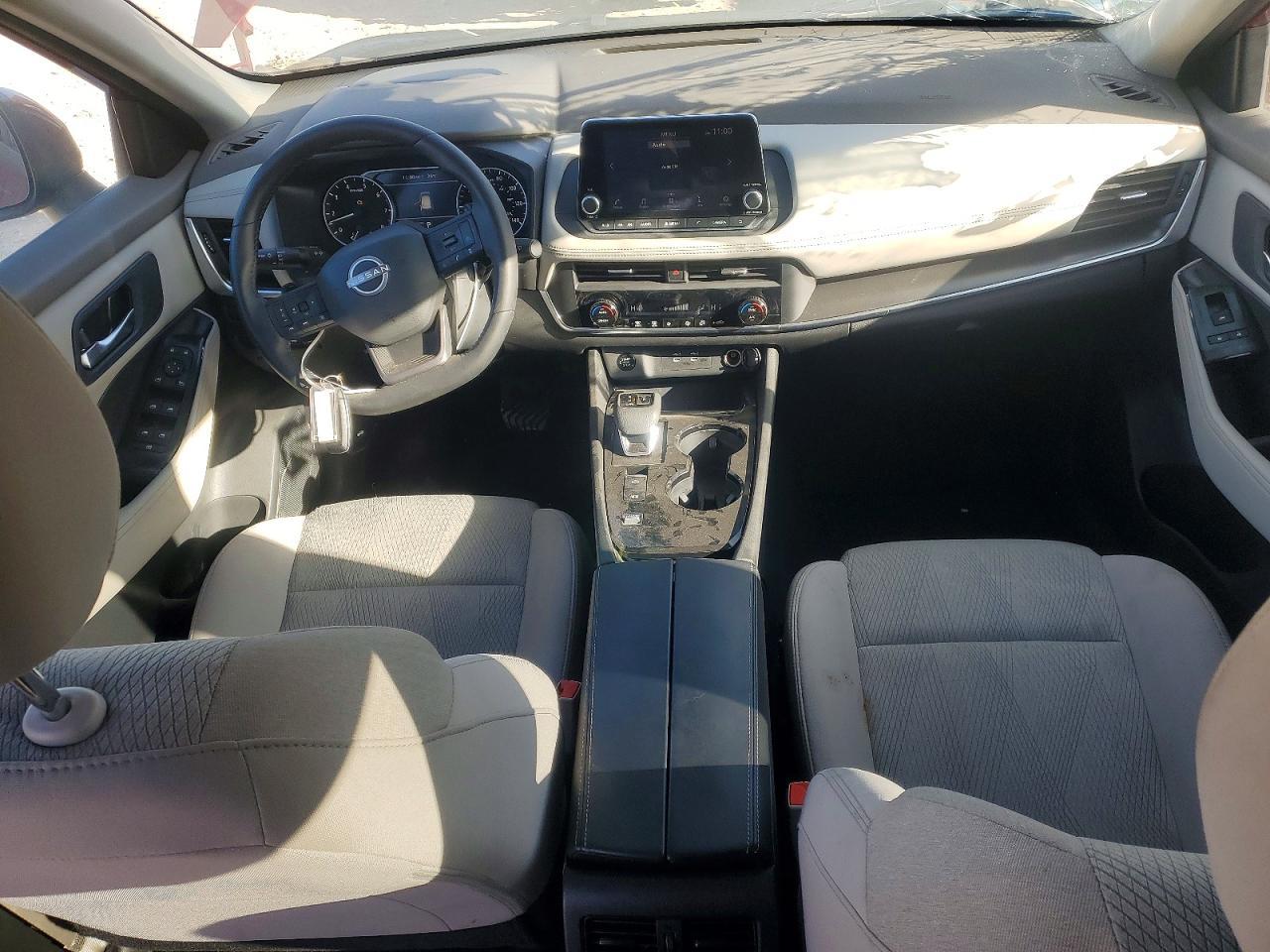 2025 Nissan Rogue Sv - zdjęcie 8