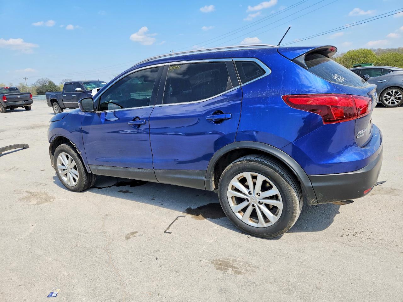 2018 Nissan Rogue Sport Sv - zdjęcie 2
