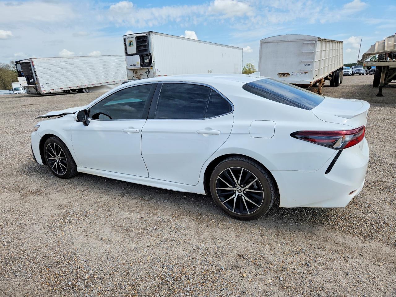 2023 Toyota Camry Se - zdjęcie 2