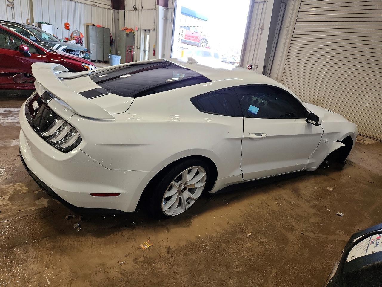 2022 Ford Mustang Gt - zdjęcie 3