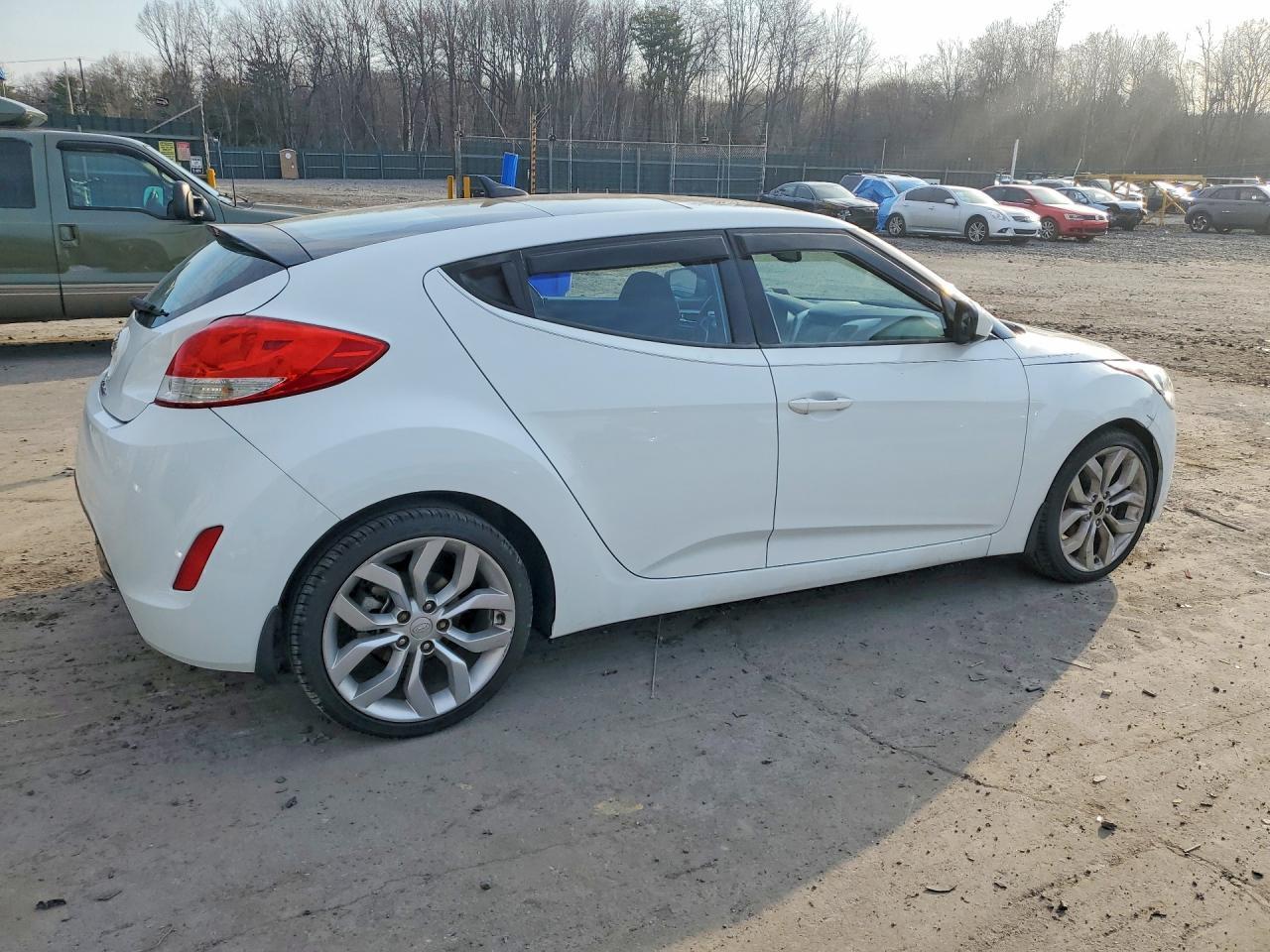 2013 Hyundai Veloster Base - zdjęcie 3
