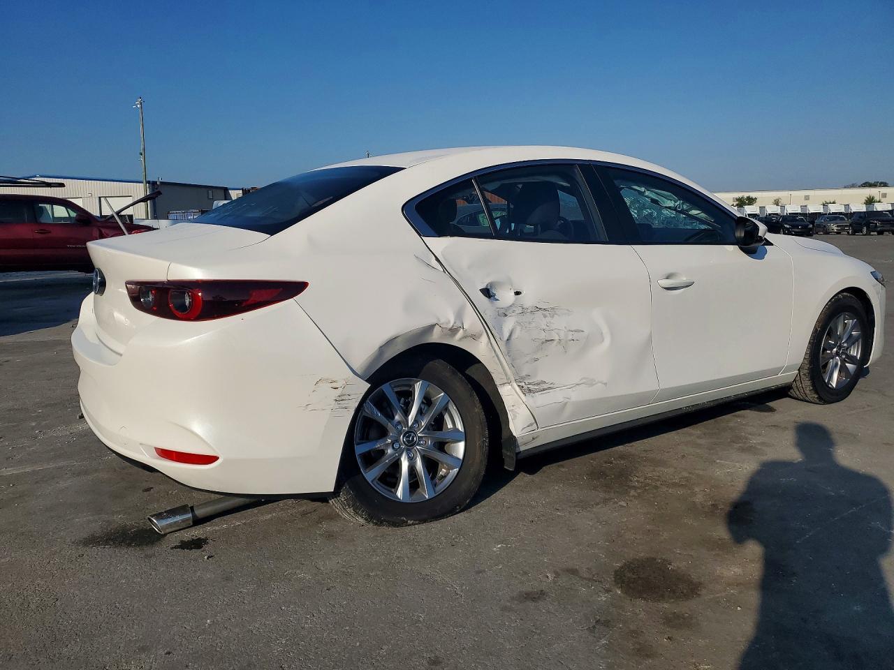 2026 Mazda 3 - zdjęcie 3