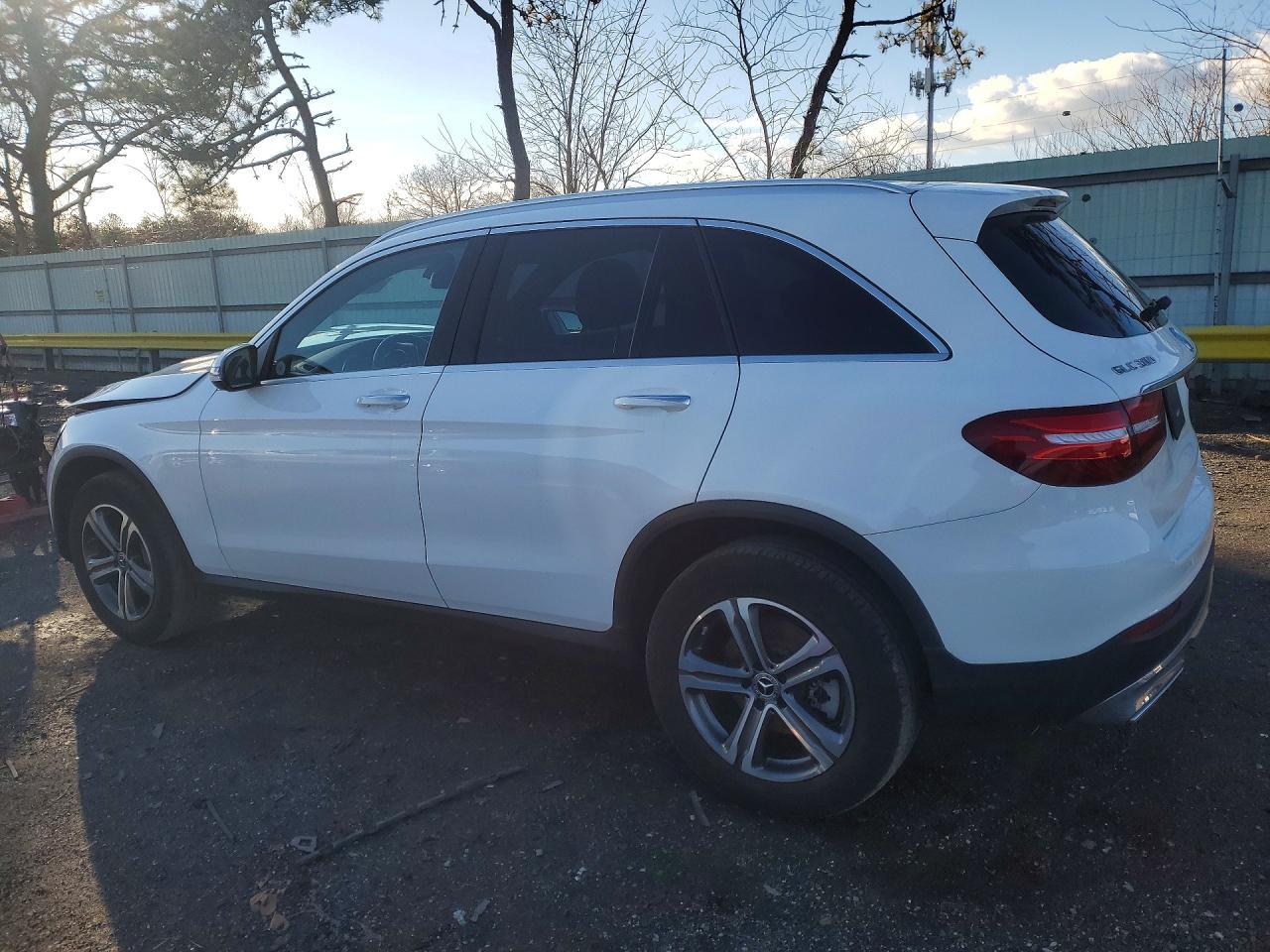 2019 Mercedes-Benz Glc 300 4Matic - zdjęcie 2
