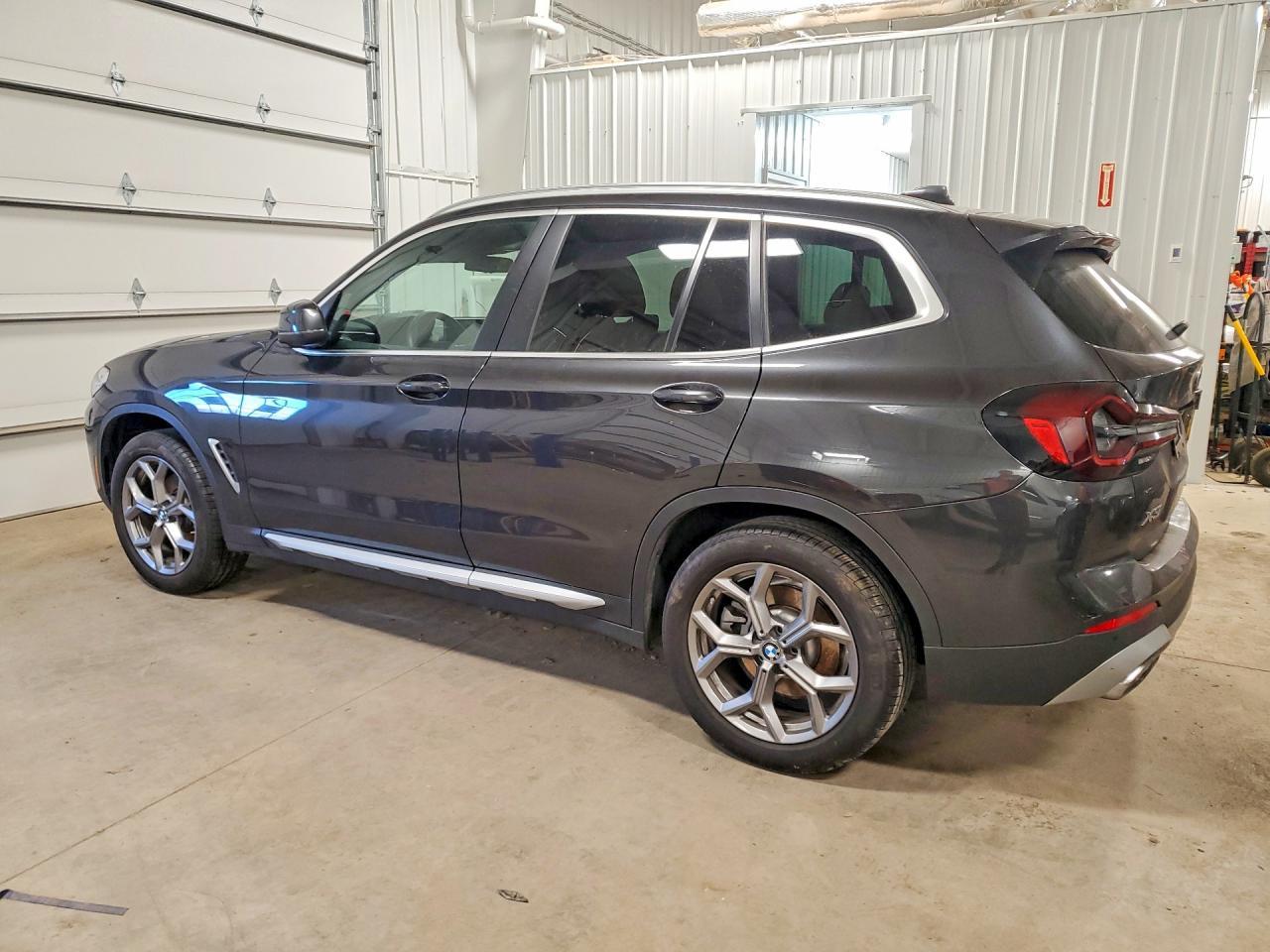 2023 BMW X3 xDrive30I - zdjęcie 2