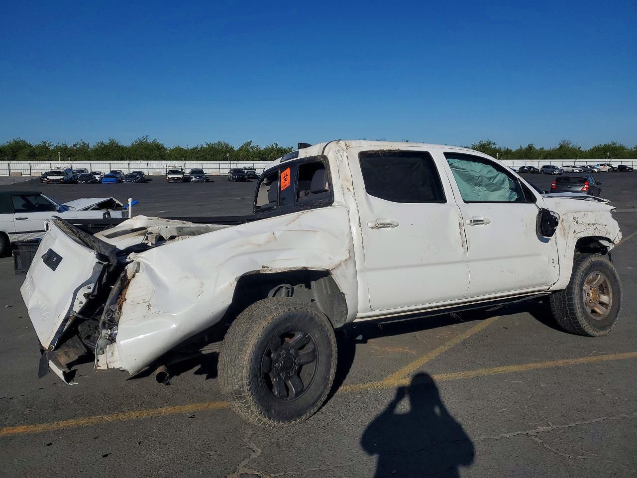 2020 Toyota Tacoma Sr V6 - zdjęcie 3