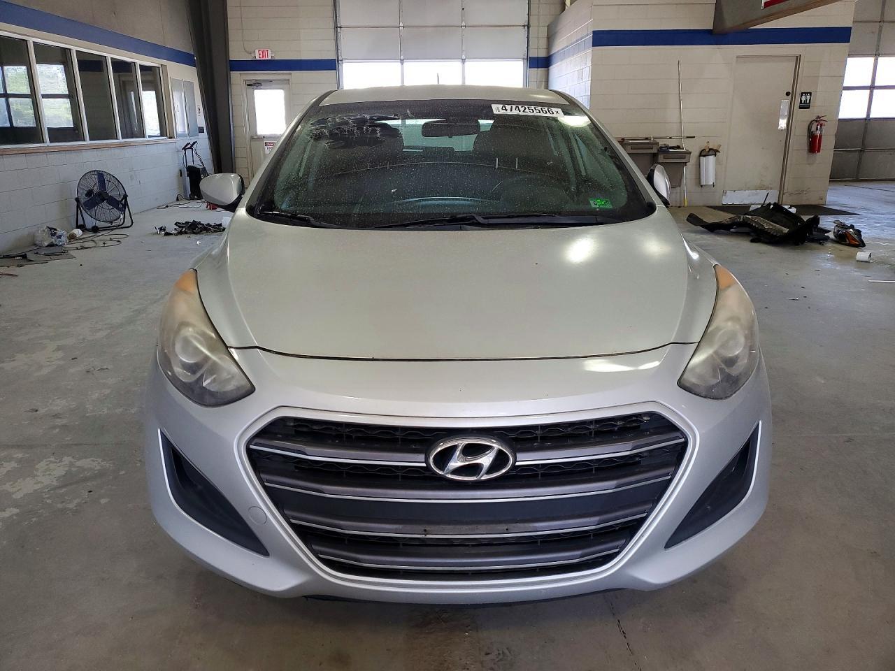 2017 Hyundai Elantra Gt Base - zdjęcie 5