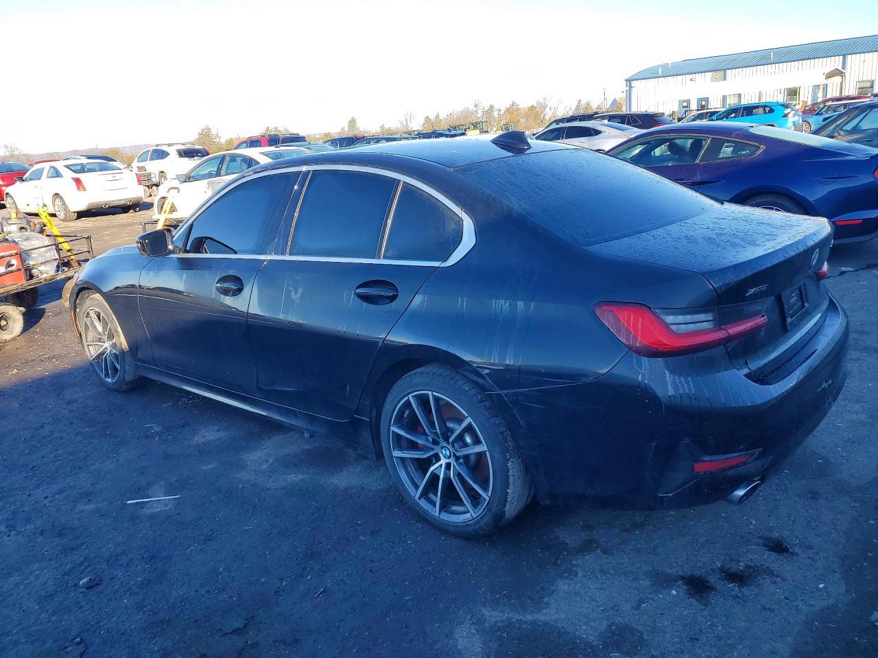 2020 BMW 330Xi - zdjęcie 2