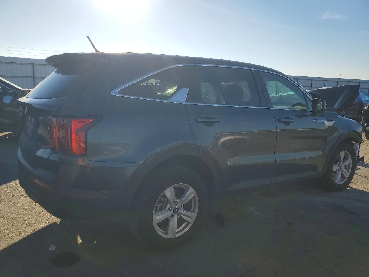 2023 Kia Sorento Lx - zdjęcie 3