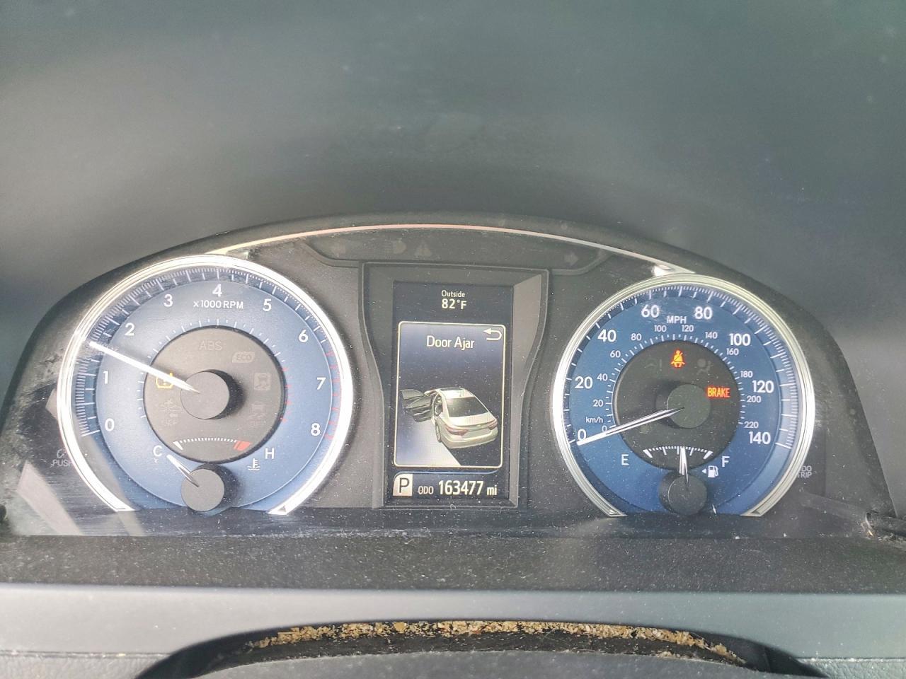 2016 Toyota Camry Le - zdjęcie 9