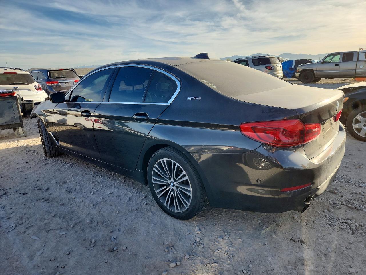 2019 BMW 530E - zdjęcie 2